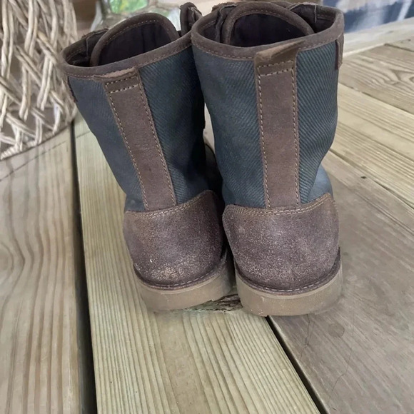 UGG BRown Leather Boots size US 11 Mens Lace Up Waterproof - Picture 10 of 10